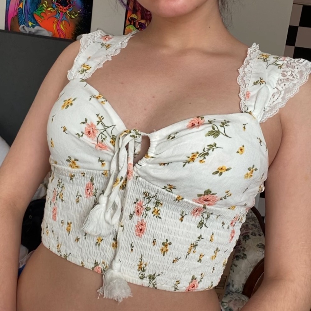 floral crop tank top with lace